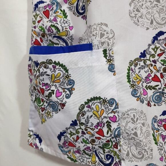 Divine Scrub Top Size 2x Jdm Scrubs Nurse Nursing Shirt Top Work White Hearts   - Picture 10 of 12
